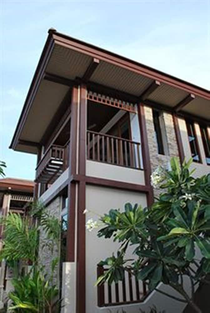 The Sarann Koh Samui, Suites & Villas — Hotel building in Bo Phut, Surat Thani