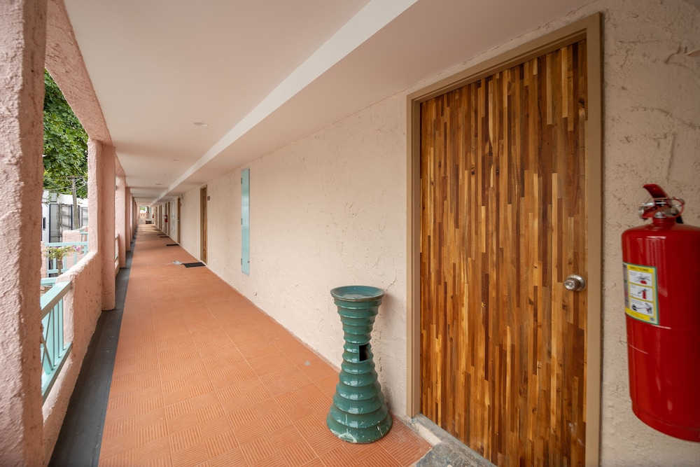 Baan Samui Resort — Hotel building in Bo Phut, Surat Thani