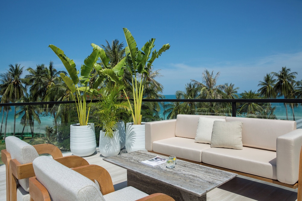 Centara Reserve Samui — Restaurant & bars in Bo Phut, Surat Thani