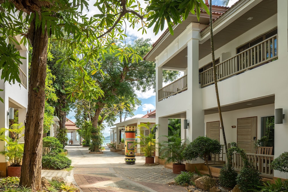 Chaba Cabana Beach Resort — Hotel building in Bo Phut, Surat Thani