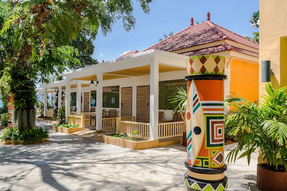Chaba Cabana Beach Resort — Hotel building in Bo Phut, Surat Thani
