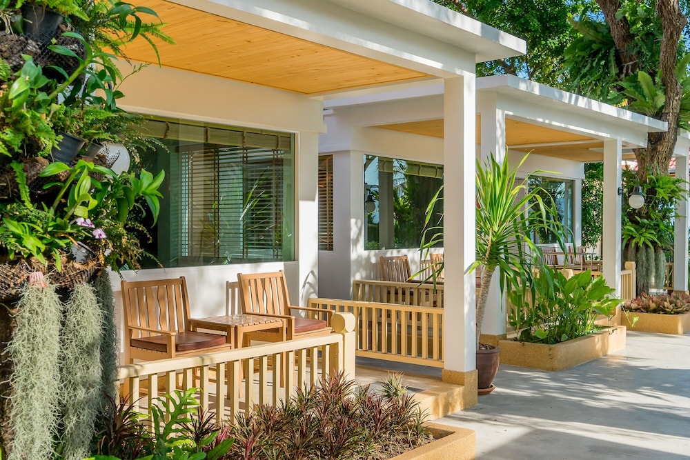 Chaba Cabana Beach Resort — Hotel building in Bo Phut, Surat Thani