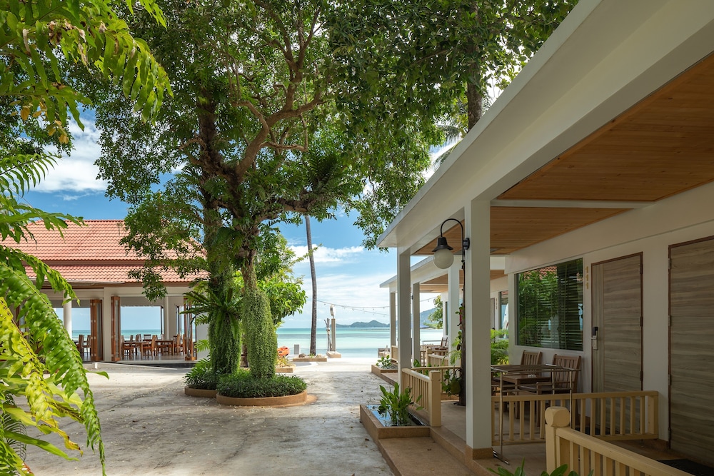Chaba Cabana Beach Resort — Hotel building in Bo Phut, Surat Thani