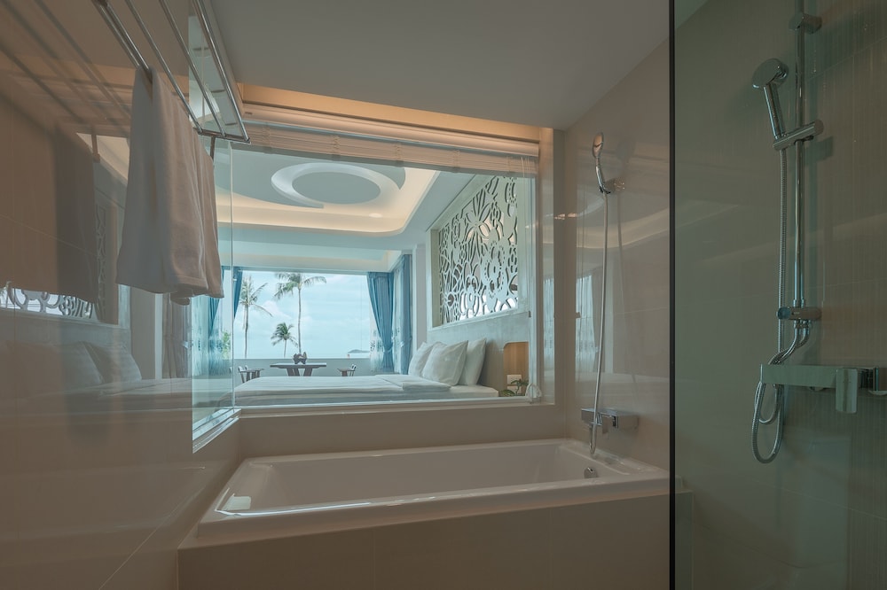 Chaba Cabana Beach Resort — Hotel rooms in Bo Phut, Surat Thani