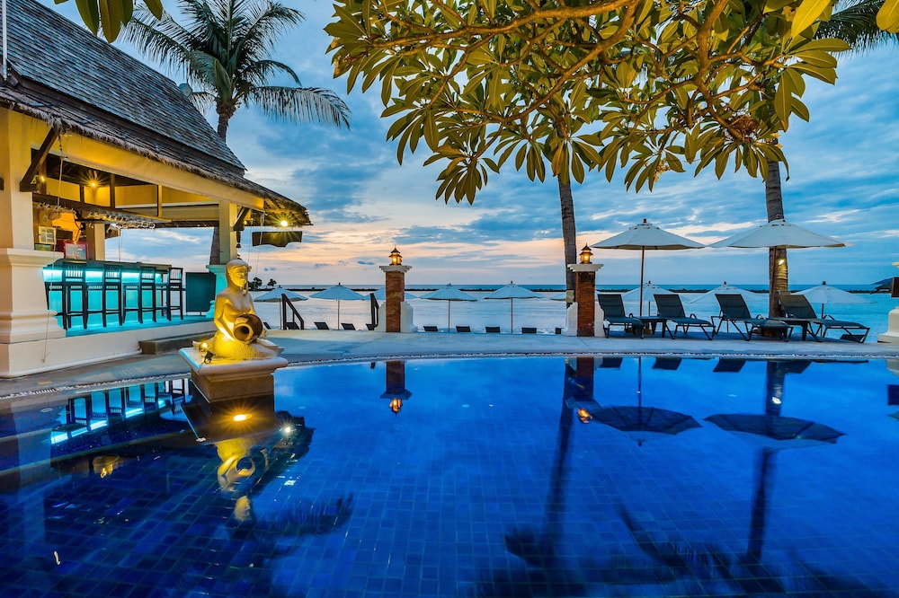Dara Samui Beach Resort - Adults Only — Swimming pool in Bo Phut, Surat Thani