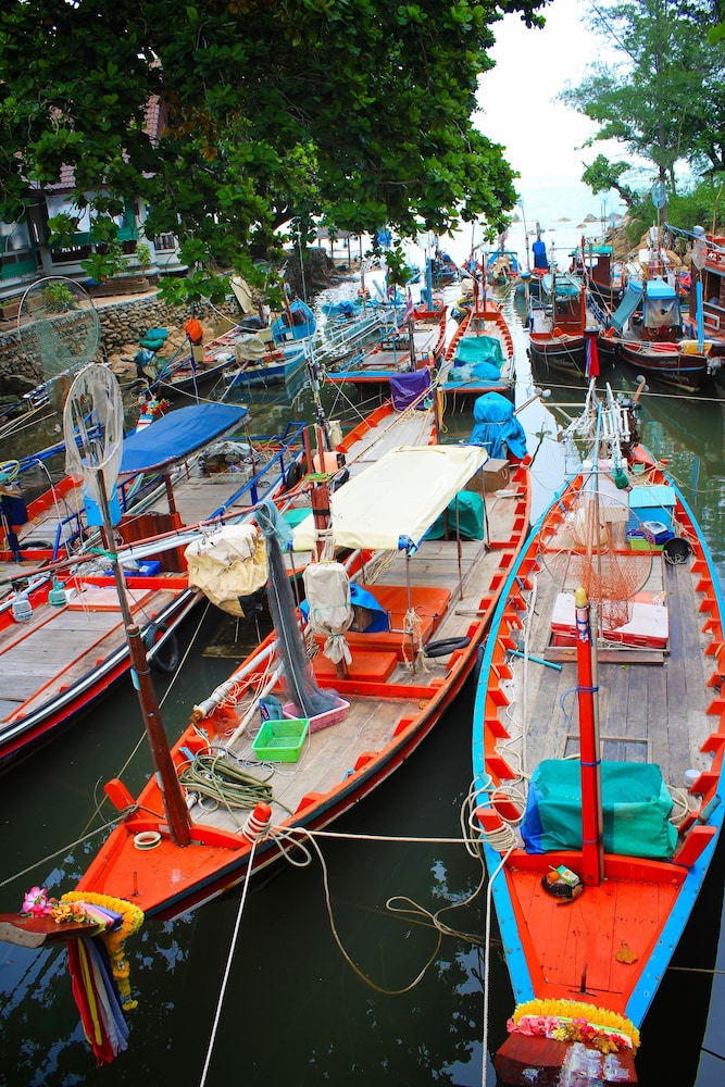 First Bungalow Beach Resort — Attractions in the area in Bo Phut, Surat Thani