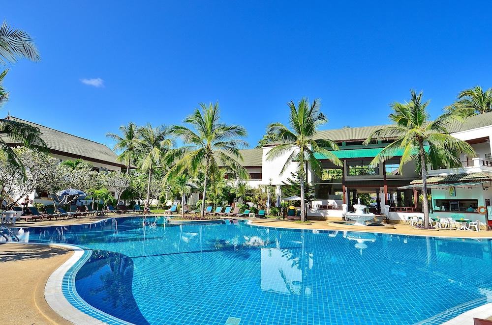 First Bungalow Beach Resort — Swimming pool in Bo Phut, Surat Thani