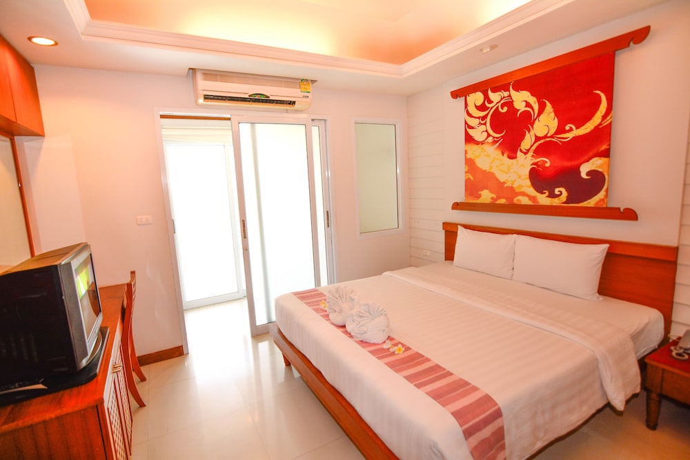 First Bungalow Beach Resort — Hotel rooms in Bo Phut, Surat Thani