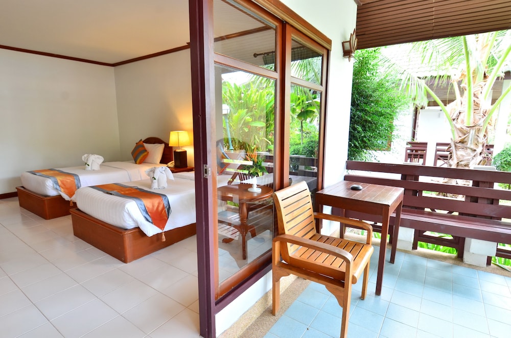 First Bungalow Beach Resort — Hotel rooms in Bo Phut, Surat Thani