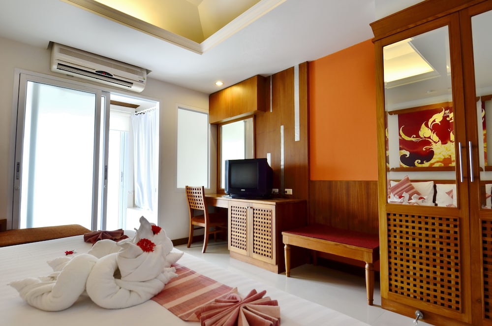 First Bungalow Beach Resort — Hotel rooms in Bo Phut, Surat Thani
