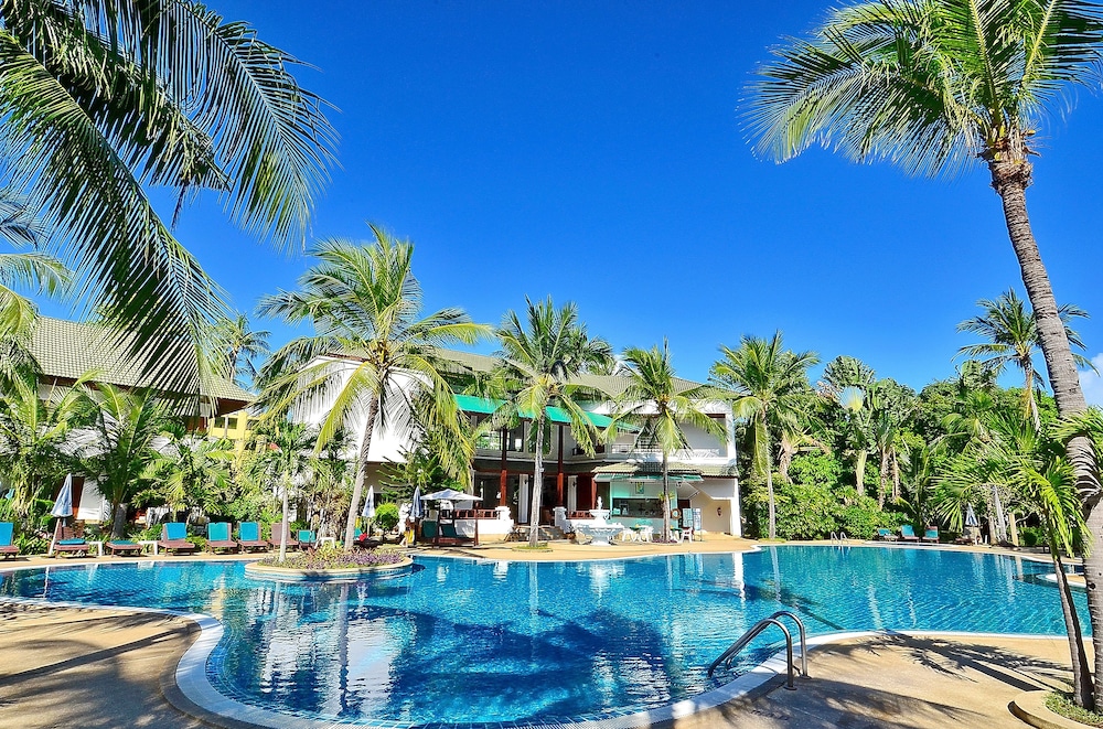 First Bungalow Beach Resort — Swimming pool in Bo Phut, Surat Thani
