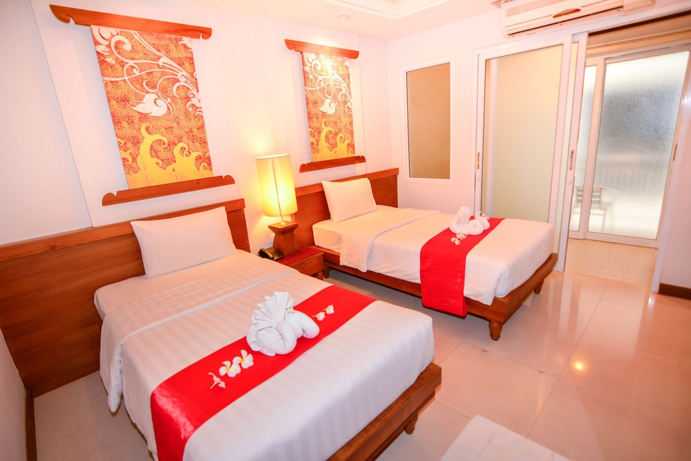 First Bungalow Beach Resort — Hotel rooms in Bo Phut, Surat Thani