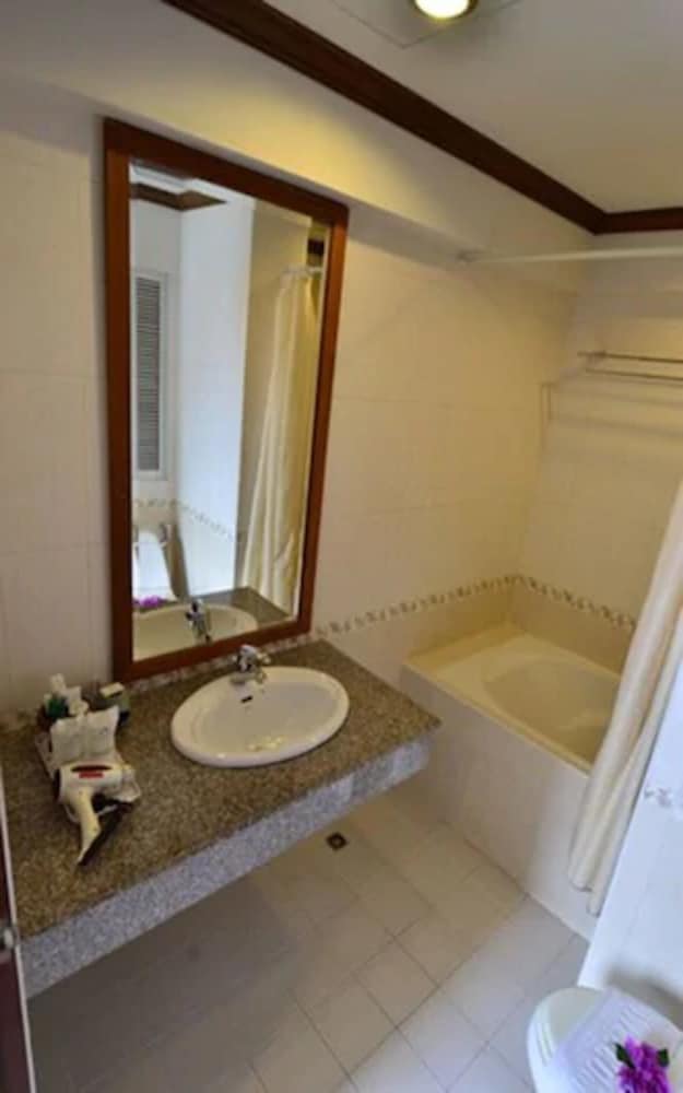 First Bungalow Beach Resort — Hotel rooms in Bo Phut, Surat Thani