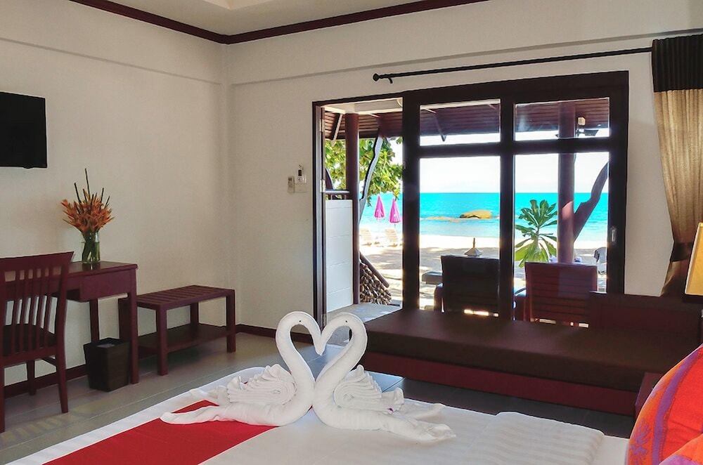 First Bungalow Beach Resort — Hotel rooms in Bo Phut, Surat Thani
