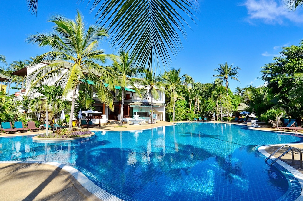 First Bungalow Beach Resort — Swimming pool in Bo Phut, Surat Thani