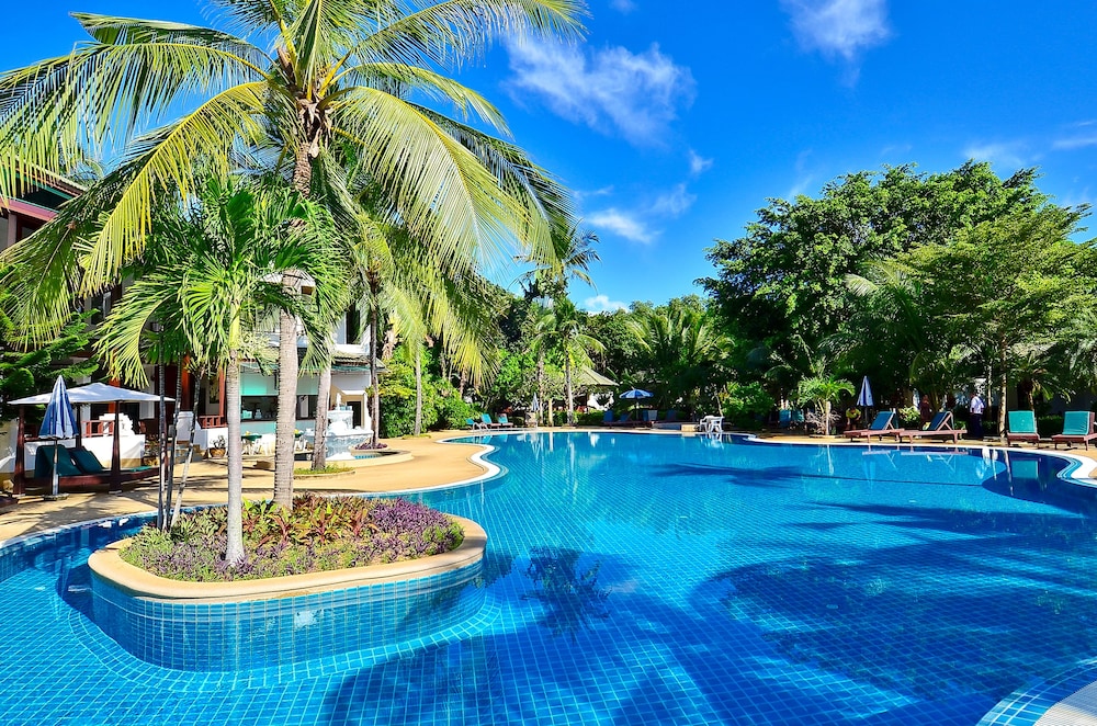 First Bungalow Beach Resort — Swimming pool in Bo Phut, Surat Thani