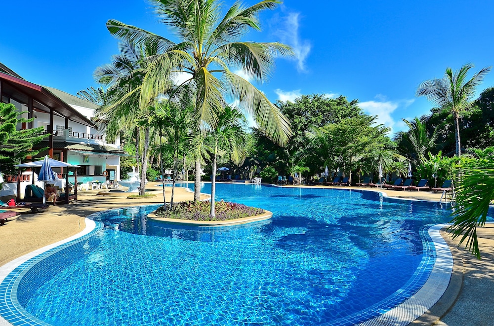 First Bungalow Beach Resort — Swimming pool in Bo Phut, Surat Thani