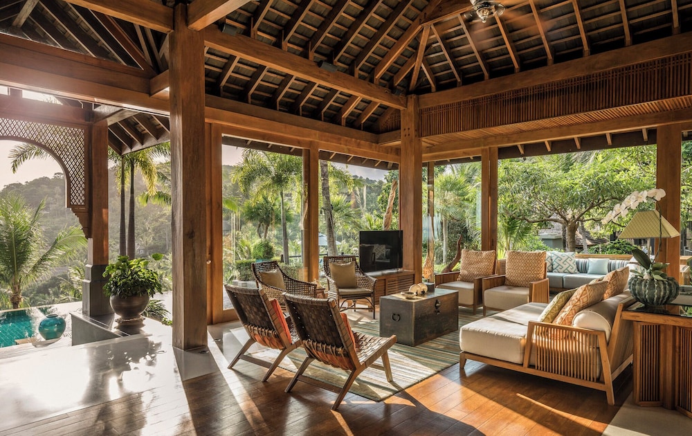 Four Seasons Resort Koh Samui — Hotel building in Mae Nam, Surat Thani