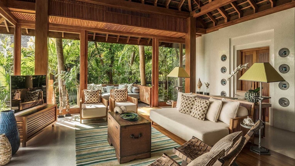 Four Seasons Resort Koh Samui — Hotel rooms in Mae Nam, Surat Thani