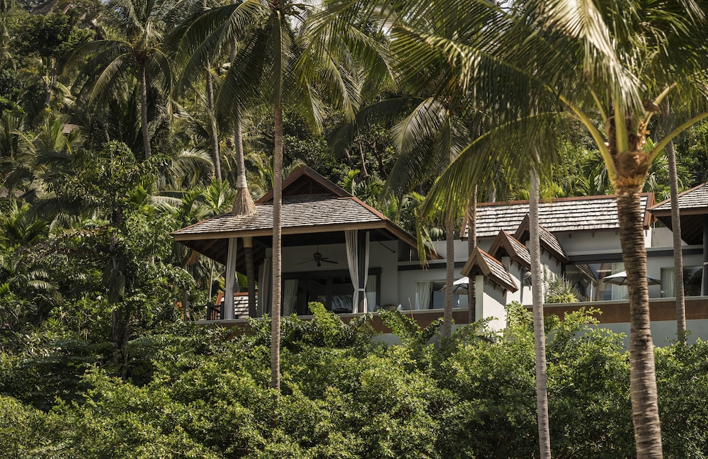 Four Seasons Resort Koh Samui — Hotel building in Mae Nam, Surat Thani