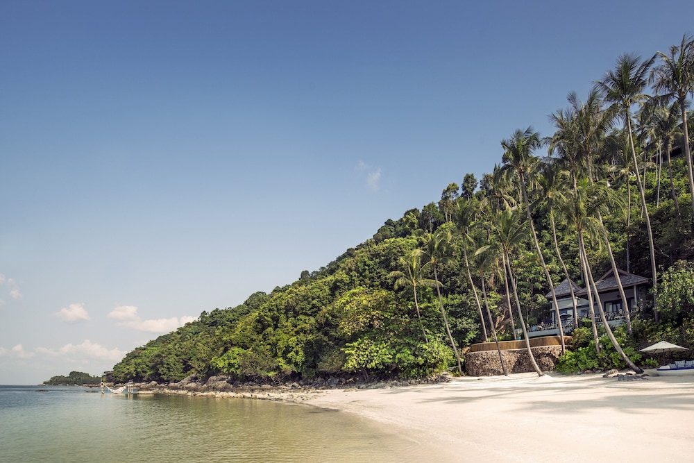 Four Seasons Resort Koh Samui — Beach in Mae Nam, Surat Thani
