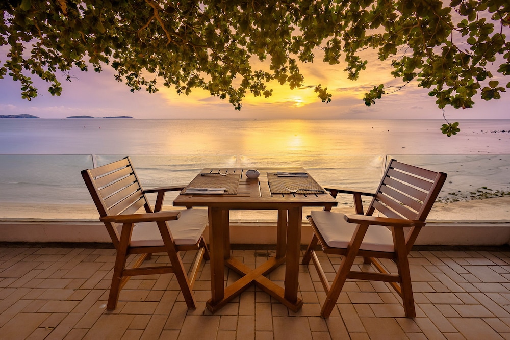 Impiana Resort Chaweng Noi — Restaurant & bars in Bo Phut, Surat Thani