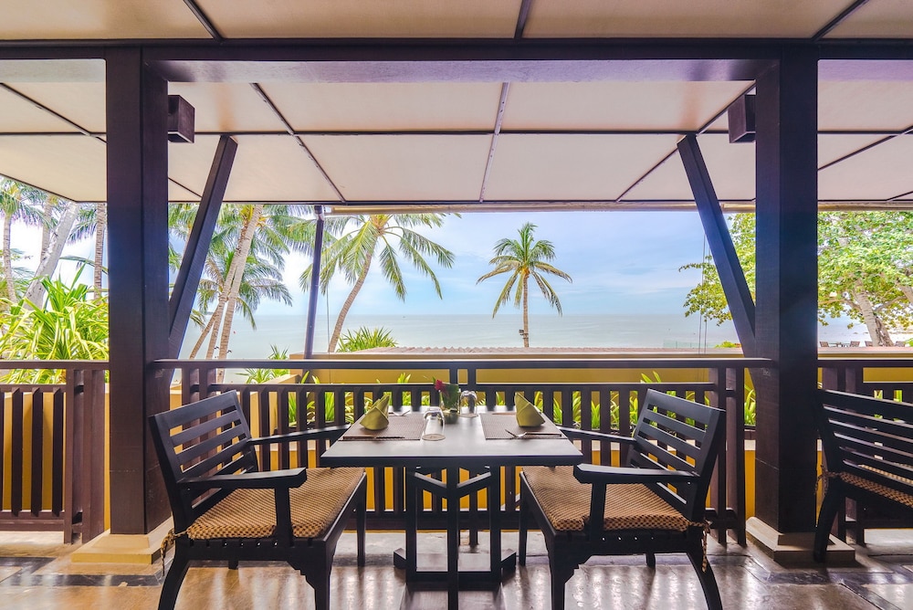 Impiana Resort Chaweng Noi — Restaurant & bars in Bo Phut, Surat Thani