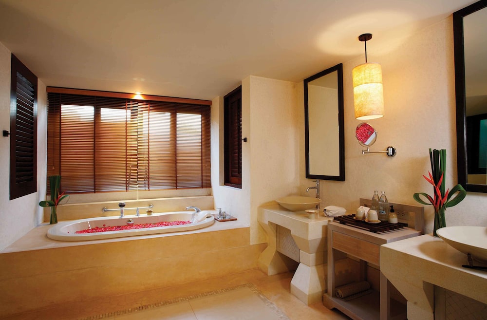 Melati Beach Resort & Spa — Hotel rooms in Bo Phut, Surat Thani
