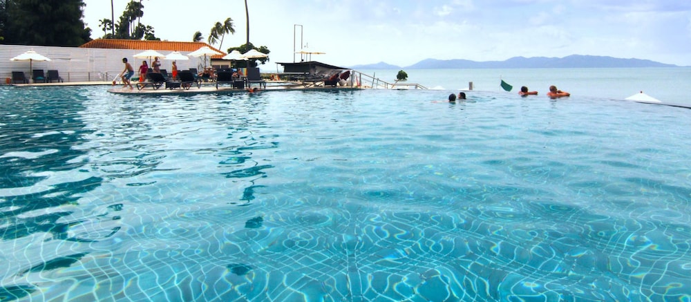 Samui Buri Beach Resort — Swimming pool in Mae Nam, Surat Thani