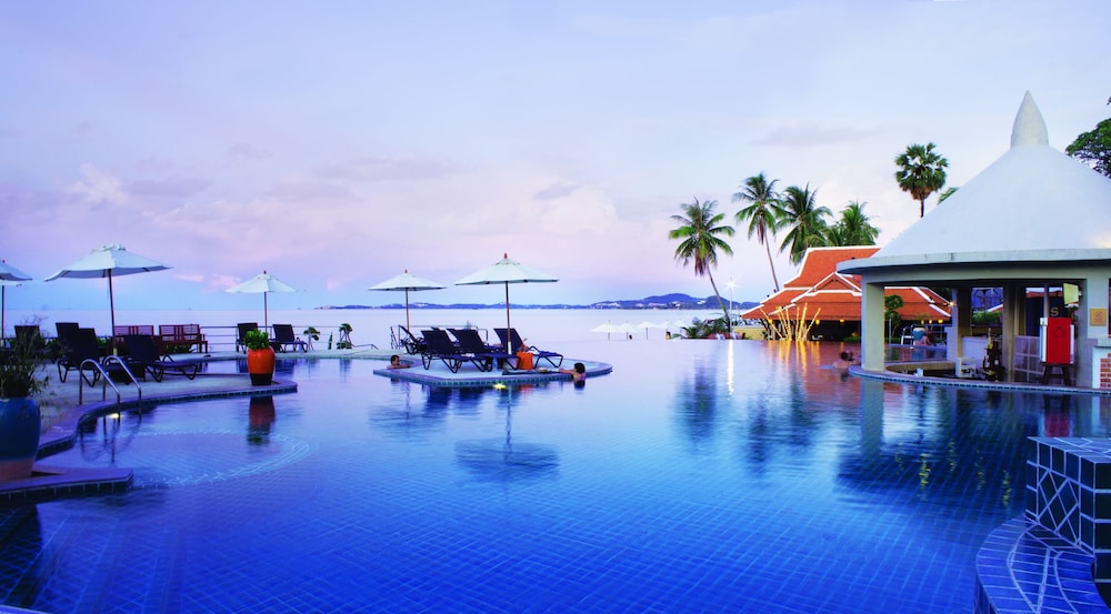 Samui Buri Beach Resort — Swimming pool in Mae Nam, Surat Thani