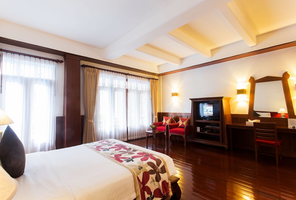 Samui Buri Beach Resort — Hotel rooms in Mae Nam, Surat Thani