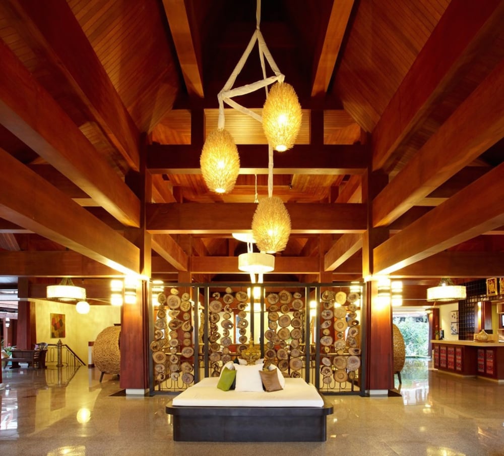 Samui Buri Beach Resort — Hotel building in Mae Nam, Surat Thani