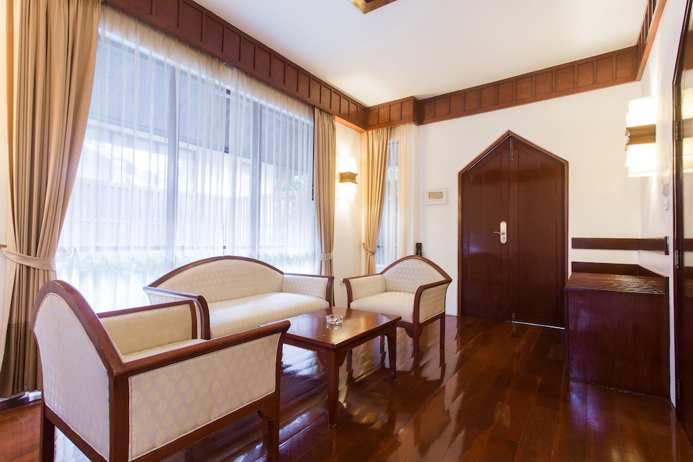 Samui Buri Beach Resort — Hotel rooms in Mae Nam, Surat Thani