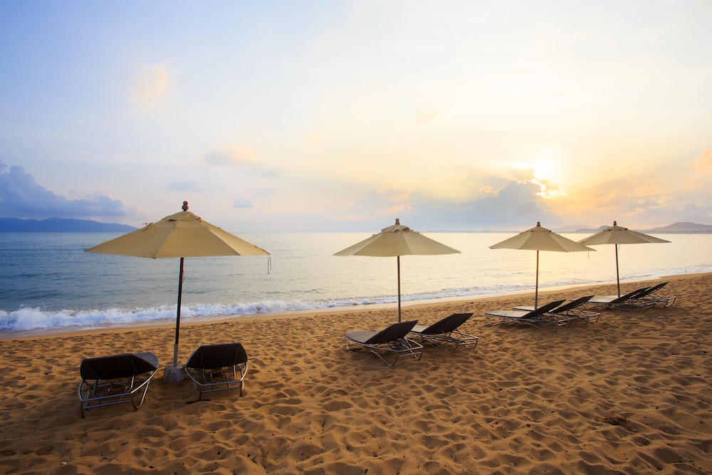 Samui Buri Beach Resort — Beach in Mae Nam, Surat Thani