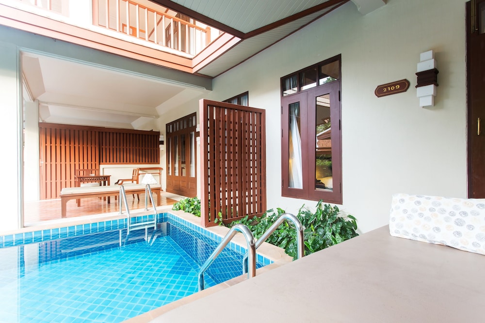 Samui Buri Beach Resort — Swimming pool in Mae Nam, Surat Thani