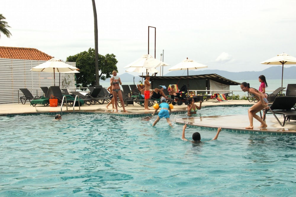 Samui Buri Beach Resort — Swimming pool in Mae Nam, Surat Thani