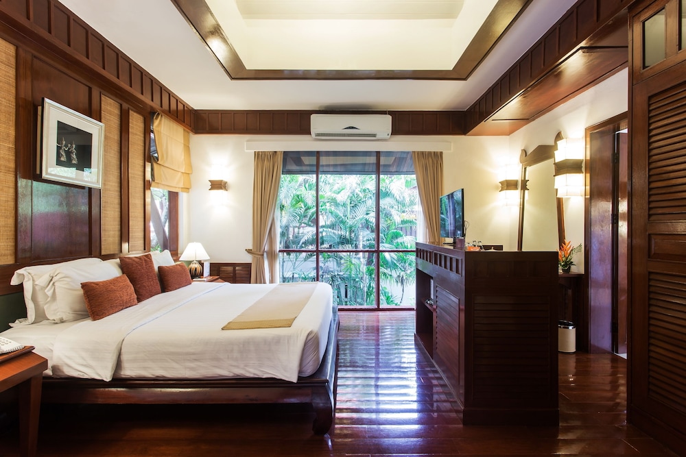 Samui Buri Beach Resort — Hotel rooms in Mae Nam, Surat Thani