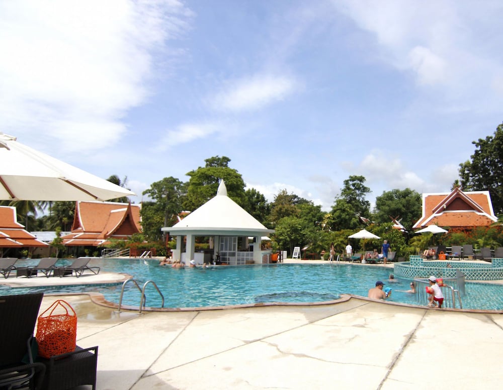 Samui Buri Beach Resort — Swimming pool in Mae Nam, Surat Thani