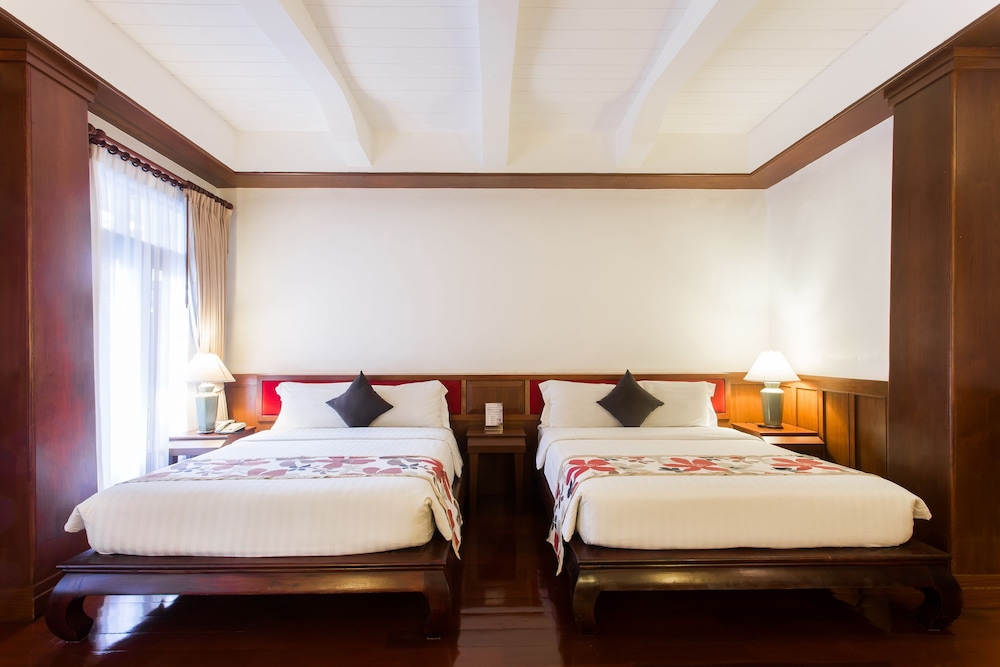 Samui Buri Beach Resort — Hotel rooms in Mae Nam, Surat Thani