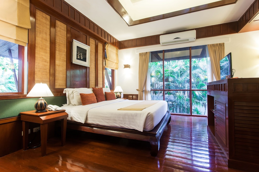 Samui Buri Beach Resort — Hotel rooms in Mae Nam, Surat Thani