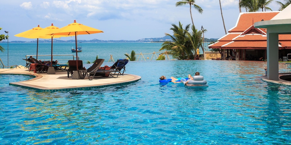 Samui Buri Beach Resort — Swimming pool in Mae Nam, Surat Thani