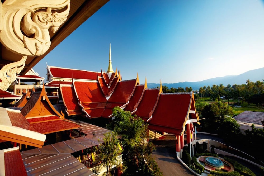 Samui Buri Beach Resort — Hotel building in Mae Nam, Surat Thani