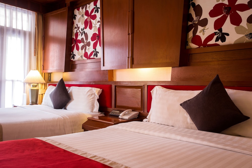 Samui Buri Beach Resort — Hotel rooms in Mae Nam, Surat Thani