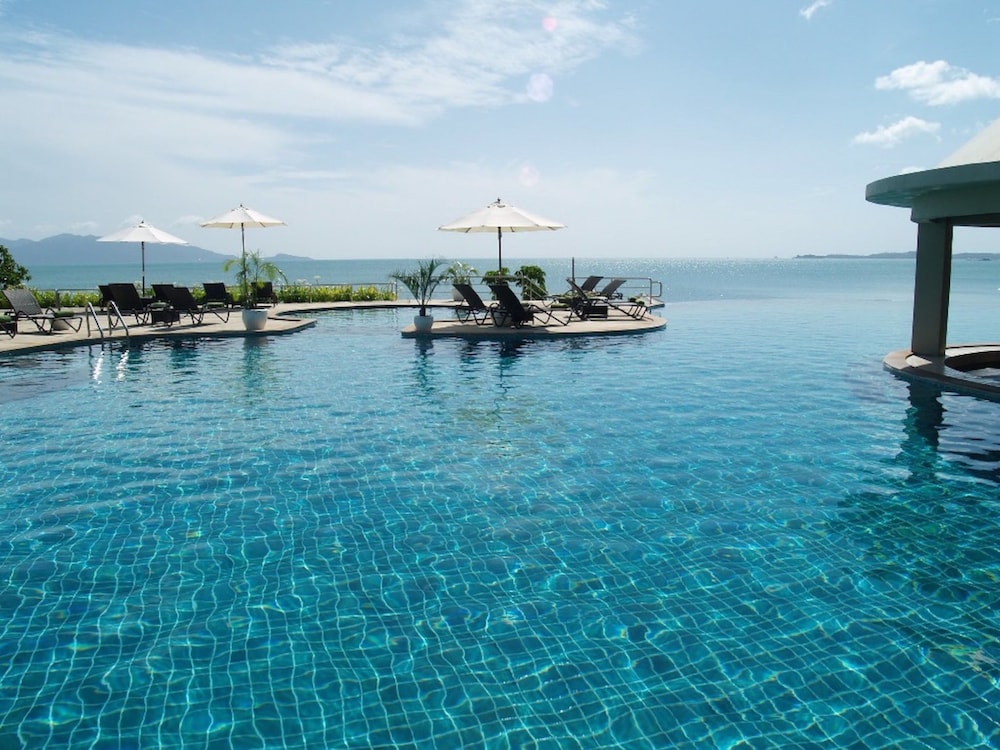 Samui Buri Beach Resort — Swimming pool in Mae Nam, Surat Thani