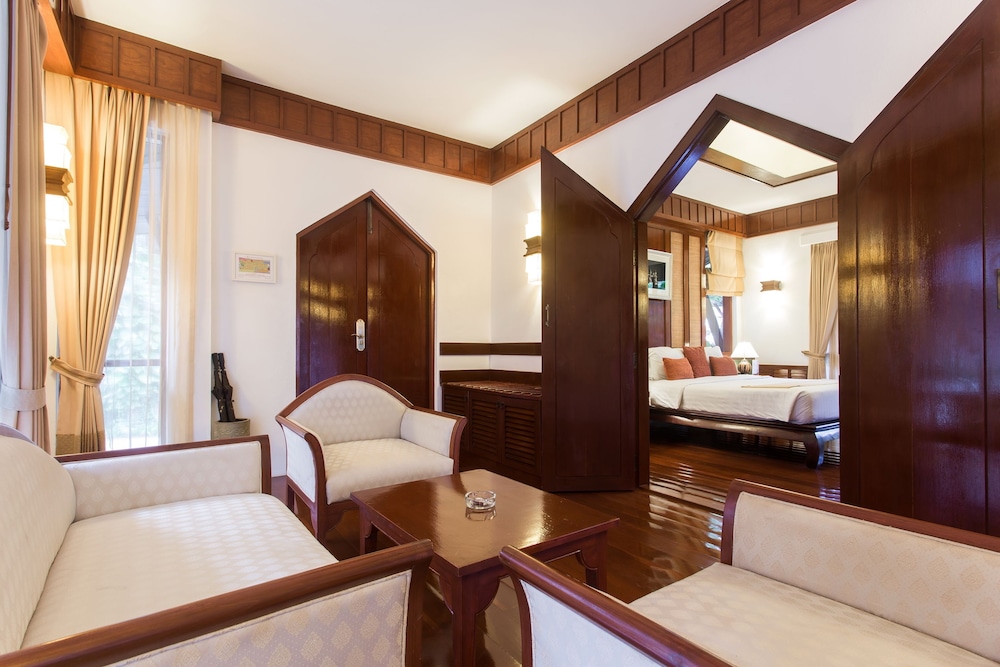 Samui Buri Beach Resort — Hotel rooms in Mae Nam, Surat Thani