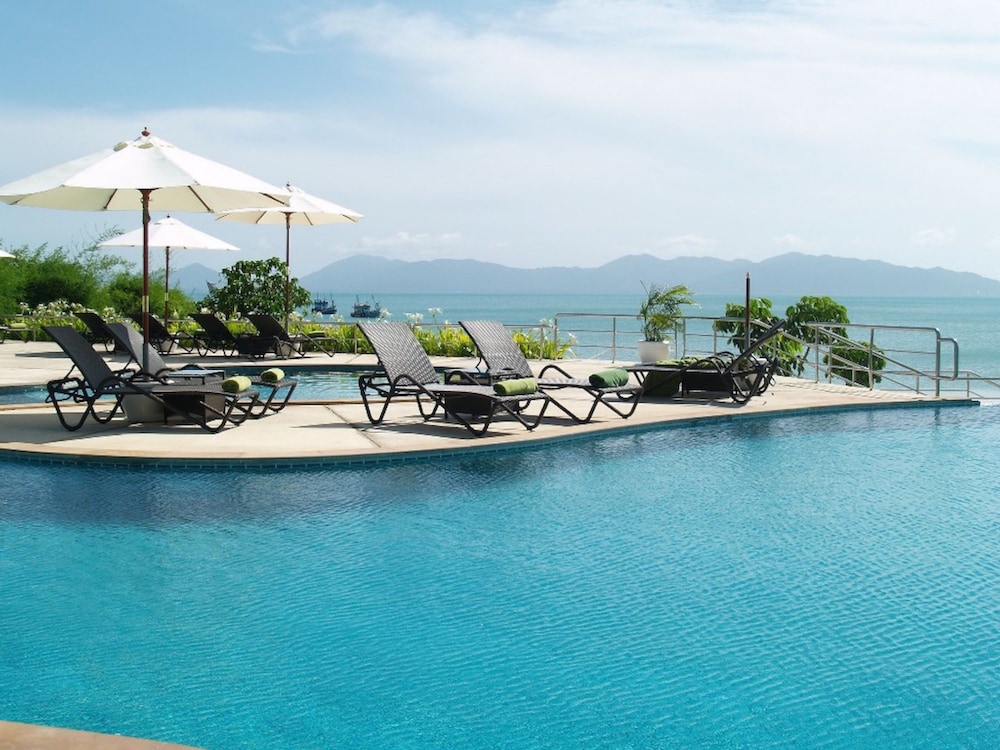 Samui Buri Beach Resort — Swimming pool in Mae Nam, Surat Thani