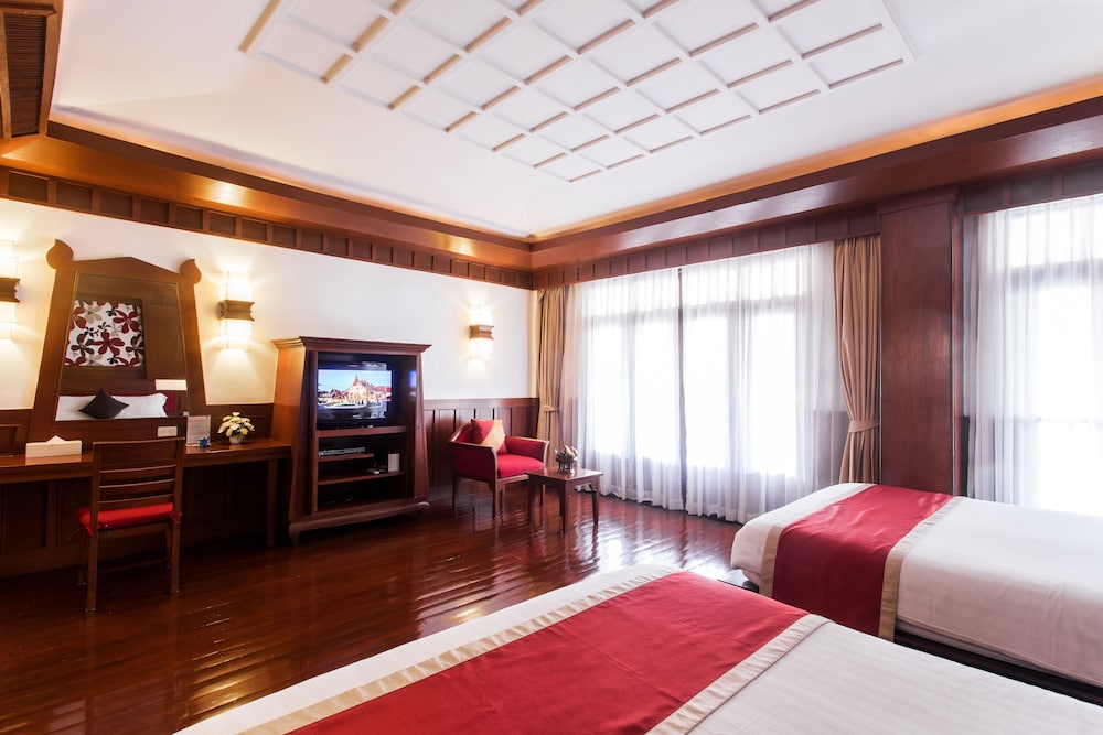 Samui Buri Beach Resort — Hotel rooms in Mae Nam, Surat Thani