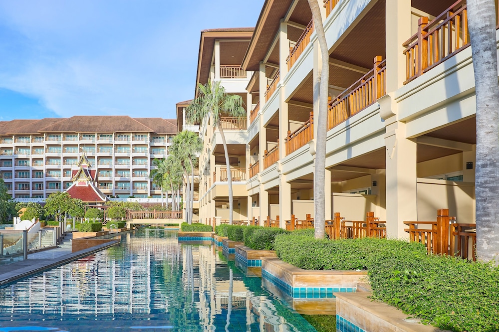 The Heritage Pattaya Beachfront Resort — Hotel building in Pattaya, Chonburi