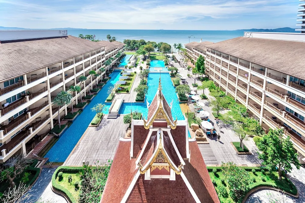 The Heritage Pattaya Beachfront Resort