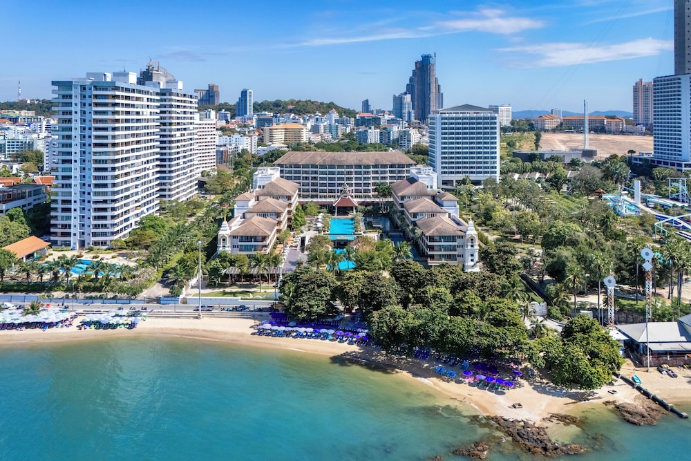 The Heritage Pattaya Beachfront Resort — Beach in Pattaya, Chonburi